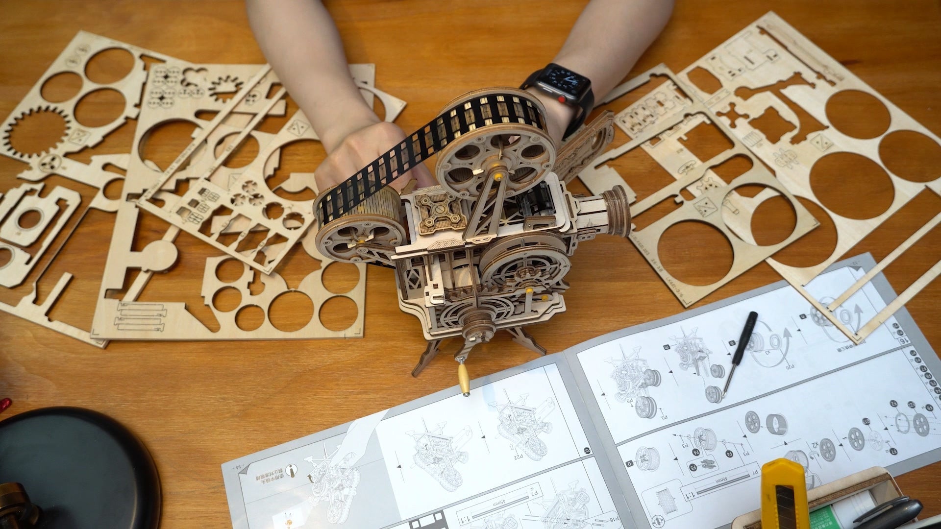 Banner for Benefits of Doing 3D Wooden Puzzles