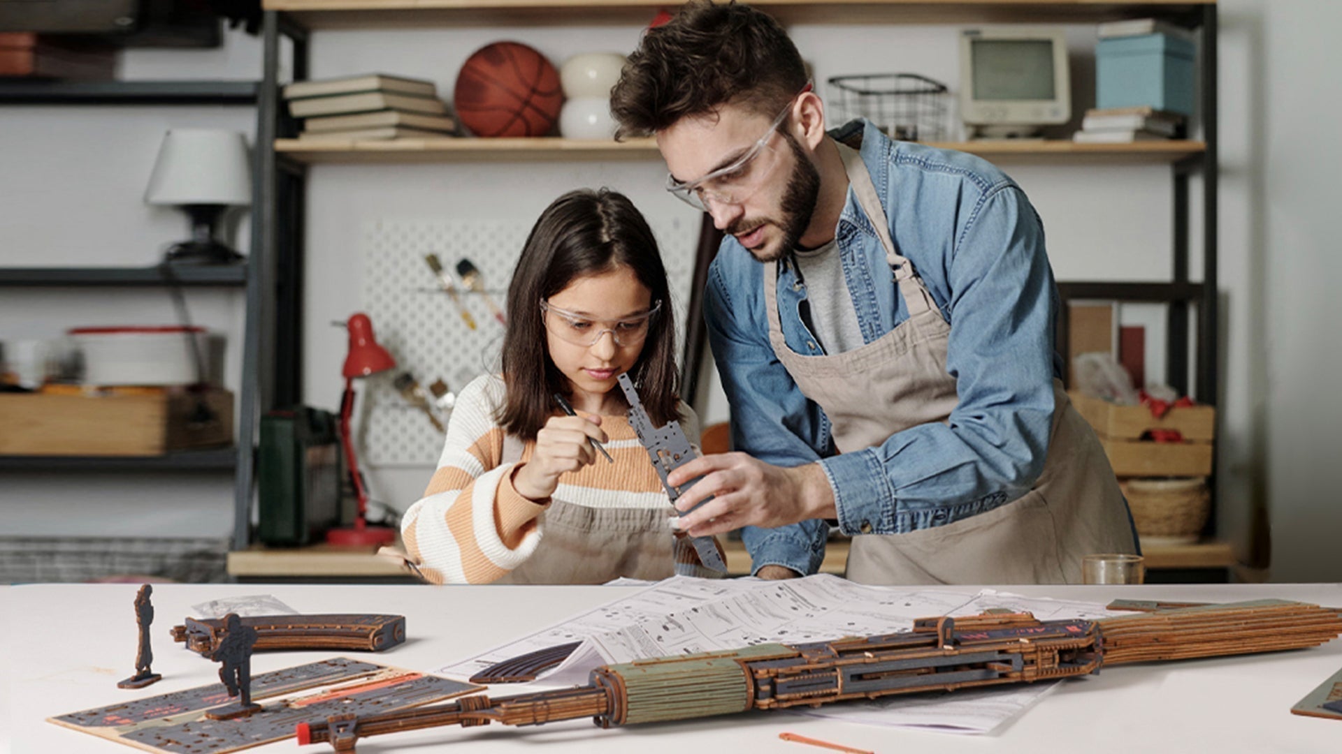 Banner for 7 Tips on How to Choose The Right Wooden Puzzle