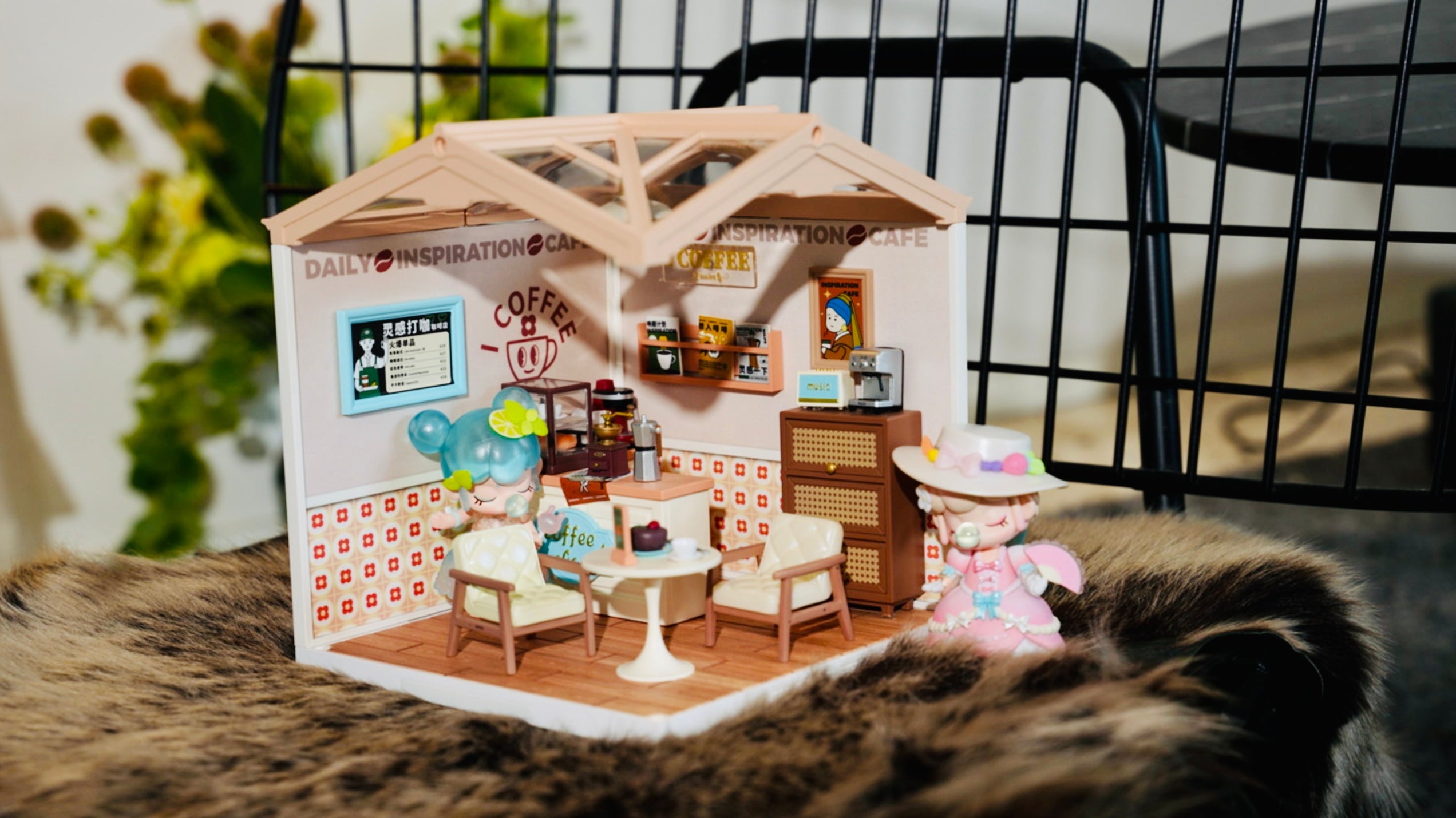 How to Build Your Own Miniature Coffee Shop with Rolife
