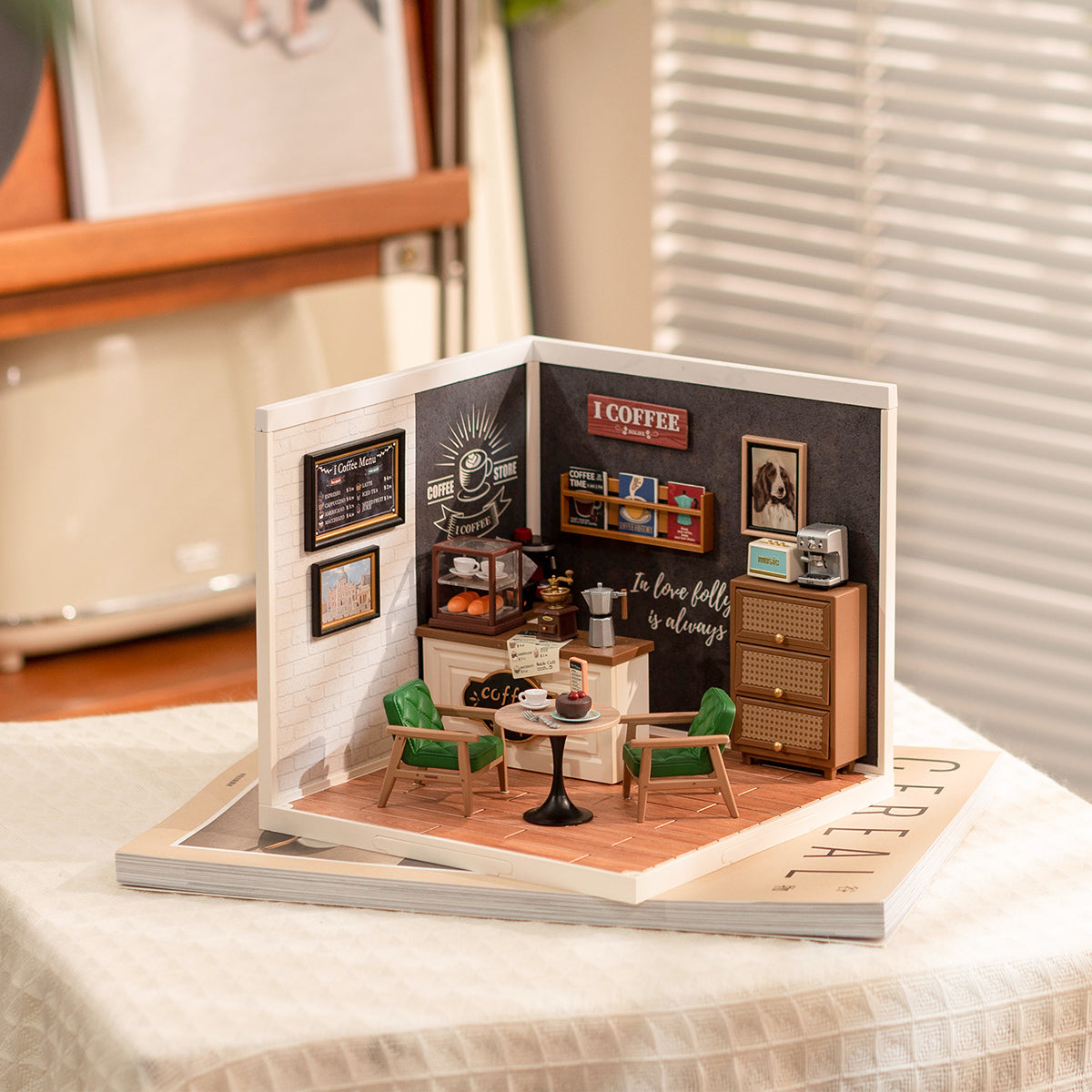 Rolife Super Creator Daily Inspiration Cafe DIY Miniaturhaus-Bausatz DW001