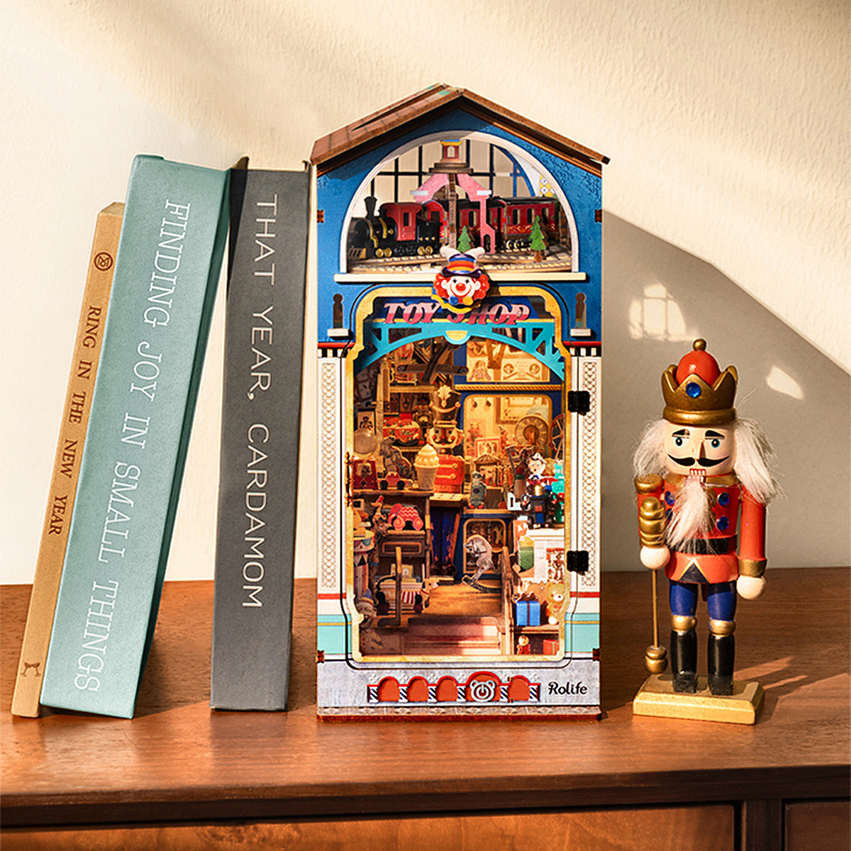 Rolife Treasure Toy Shop DIY Book Nook TGB23