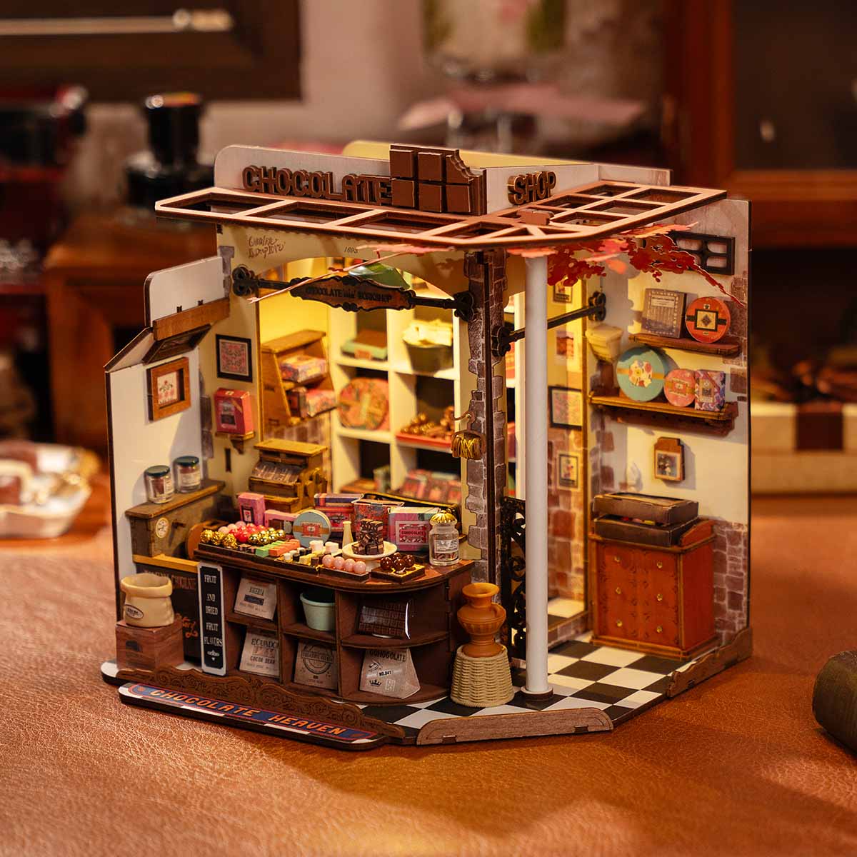 Rolife Henry's Chocolate DIY Miniature House DG174