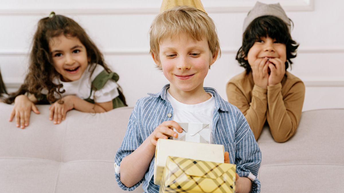 Birthday Gift Ideas for Kids Who Love Science and Building