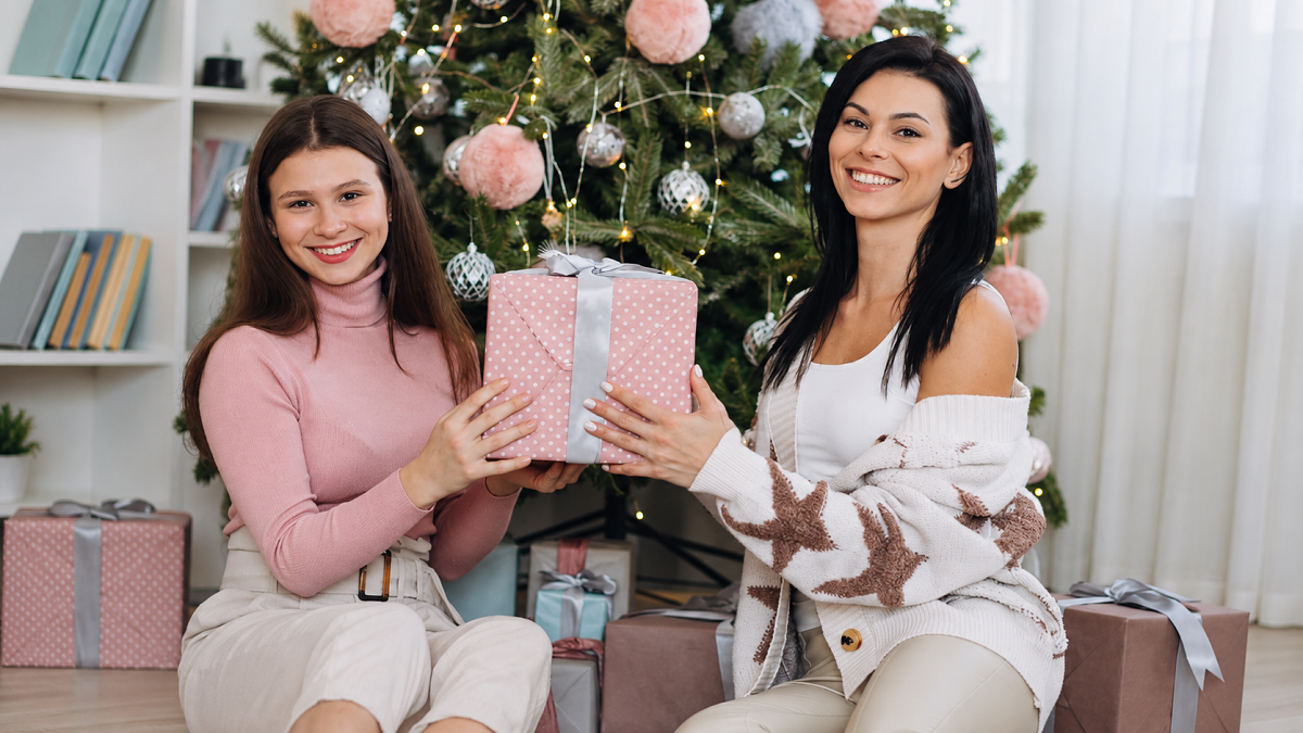 Birthday Gift Ideas for Women Who Like to Build