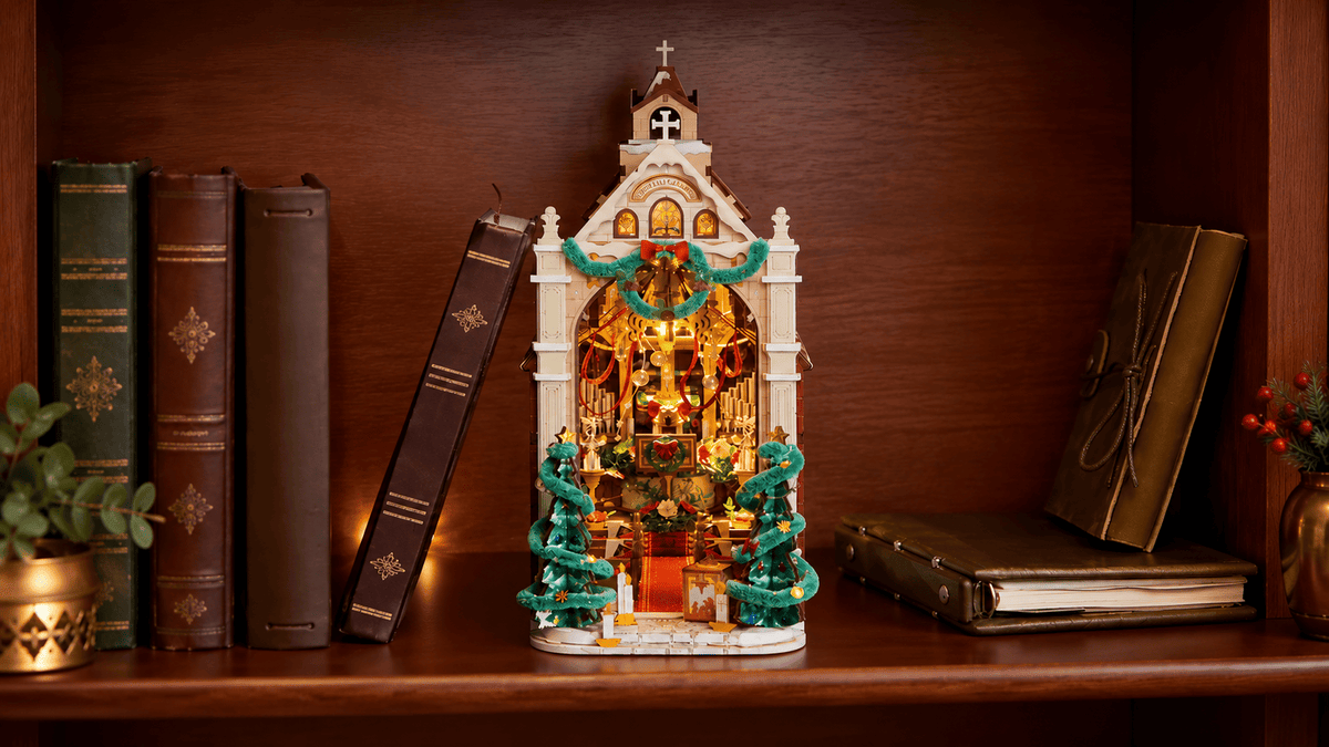Lighted Rolife Caroling Cathedral  Christmas Book Nook