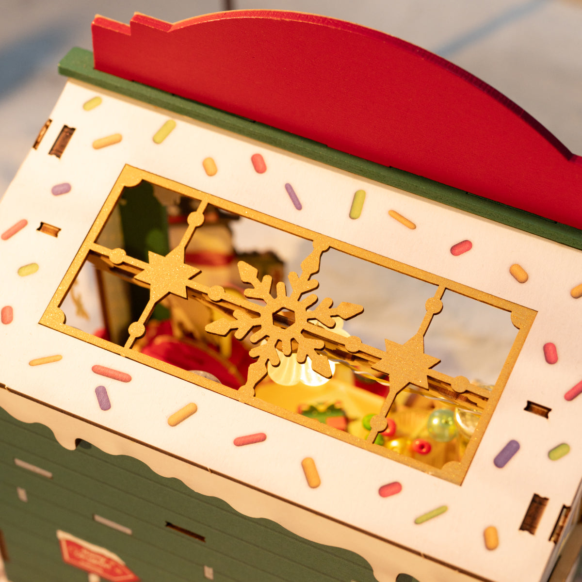 Rolife Christmas Candy Stand DIY Miniature House DS043 | Robotime