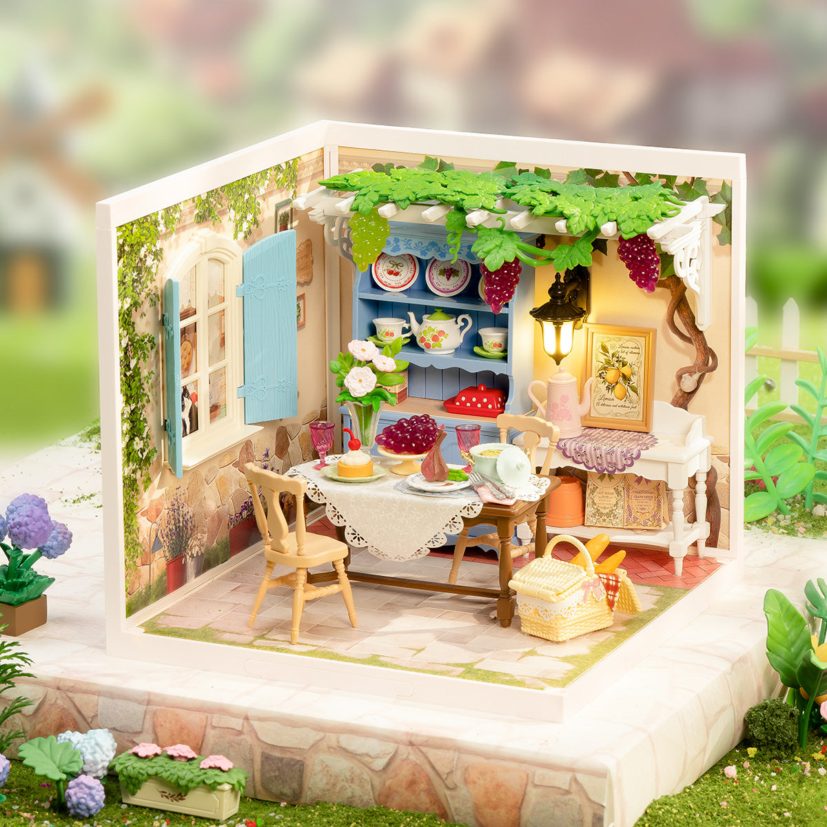 Rolife Midsummer Dream Yard DIY Miniature House DW025