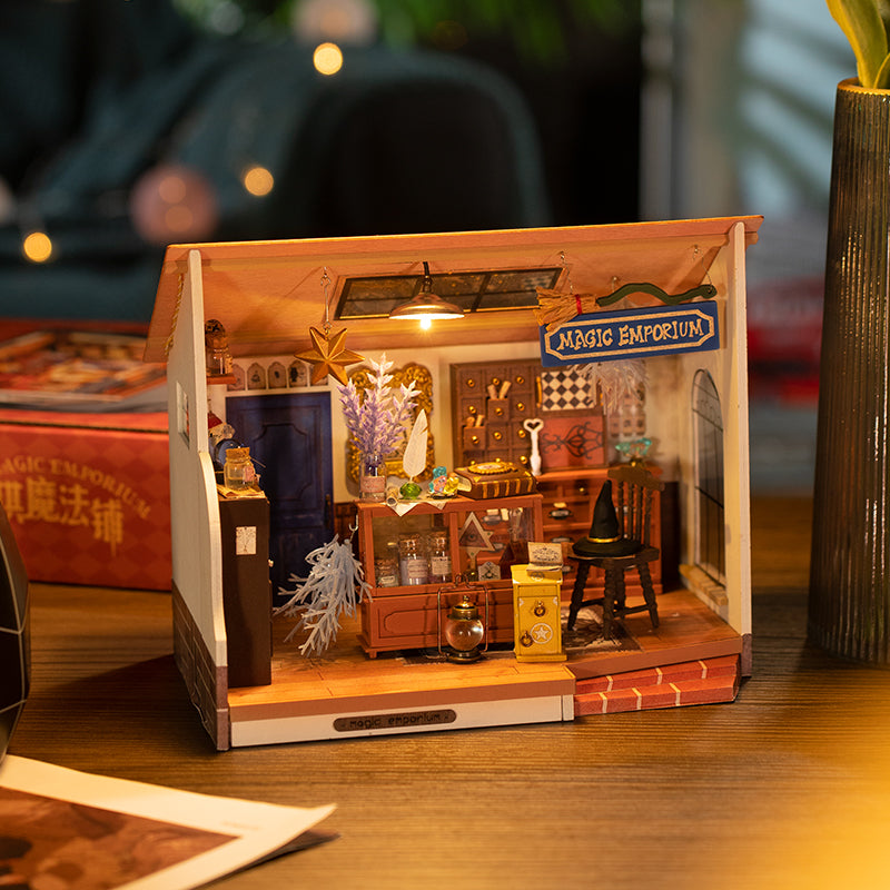 Rolife Kiki's Magic Emporium DG155 | DIY Miniature House | Robotime
