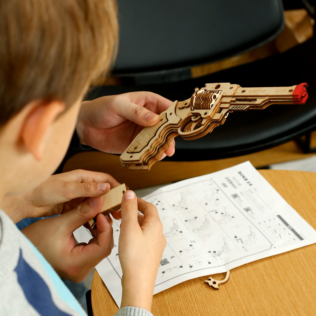 ROKR Corsac M60 Justice Guard Gun LQ401 | Robotime Online