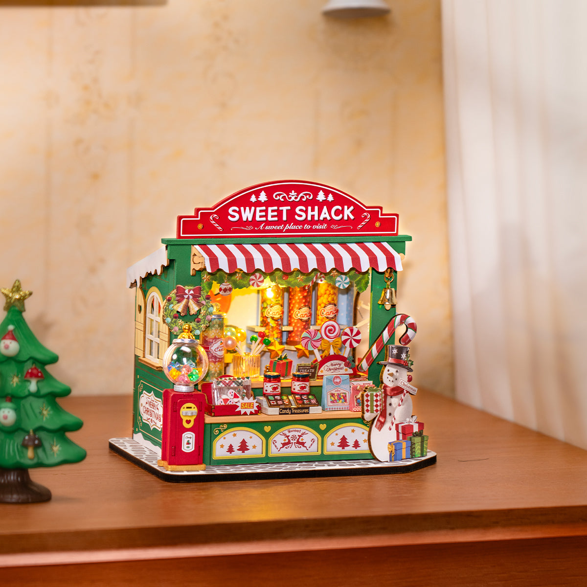 Rolife Christmas Candy Stand DIY Miniature House DS043 | Robotime