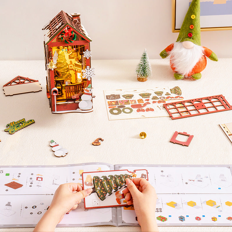 Rolife Christmas Indoor Scene DIY Book Nook TGC07 | Robotime